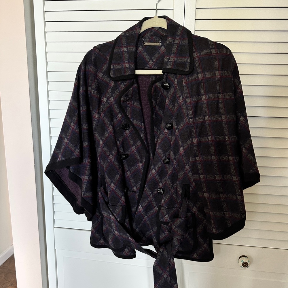 DVF Cape style jacket. Wide arm sleeves.
